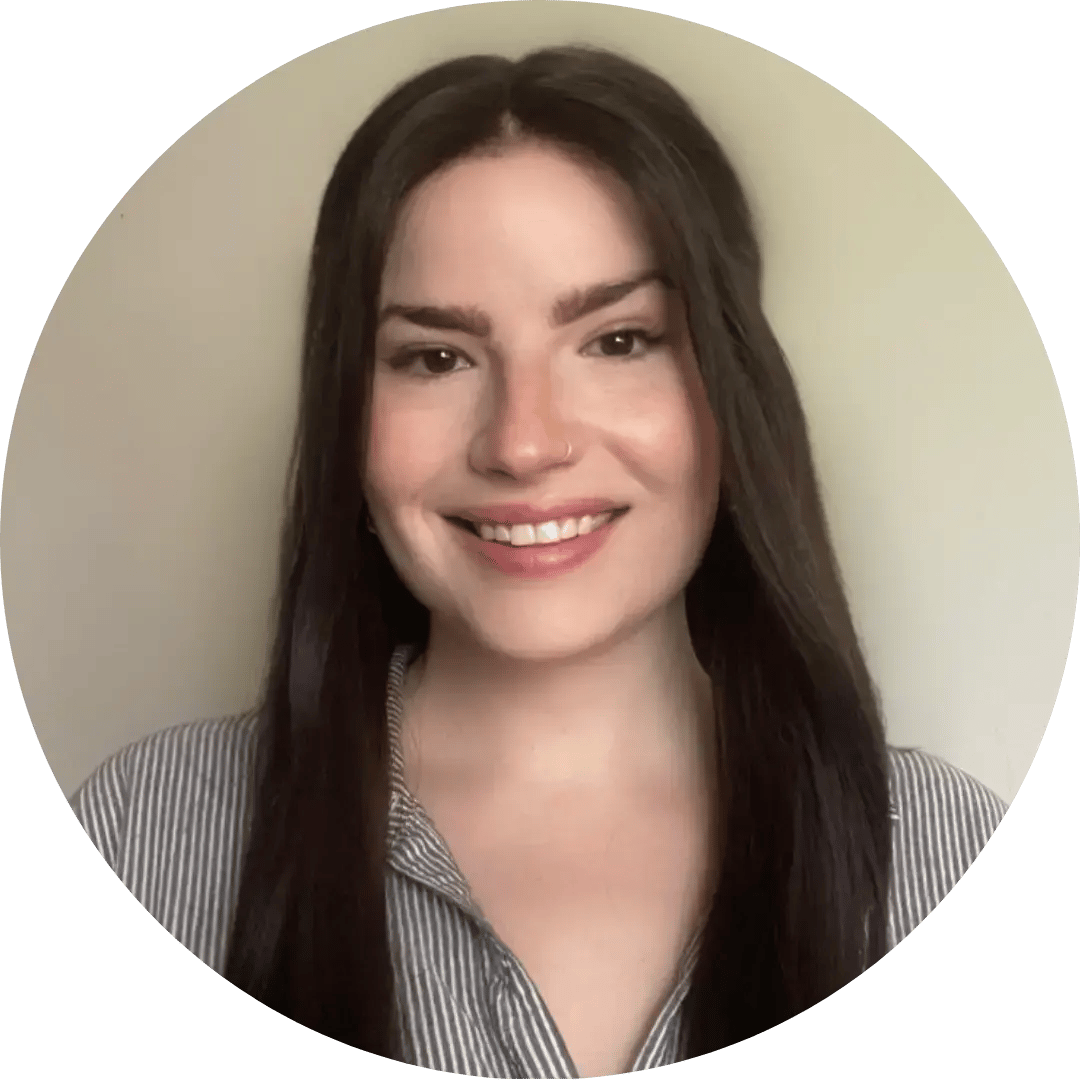Hannah Schorsch circle headshot