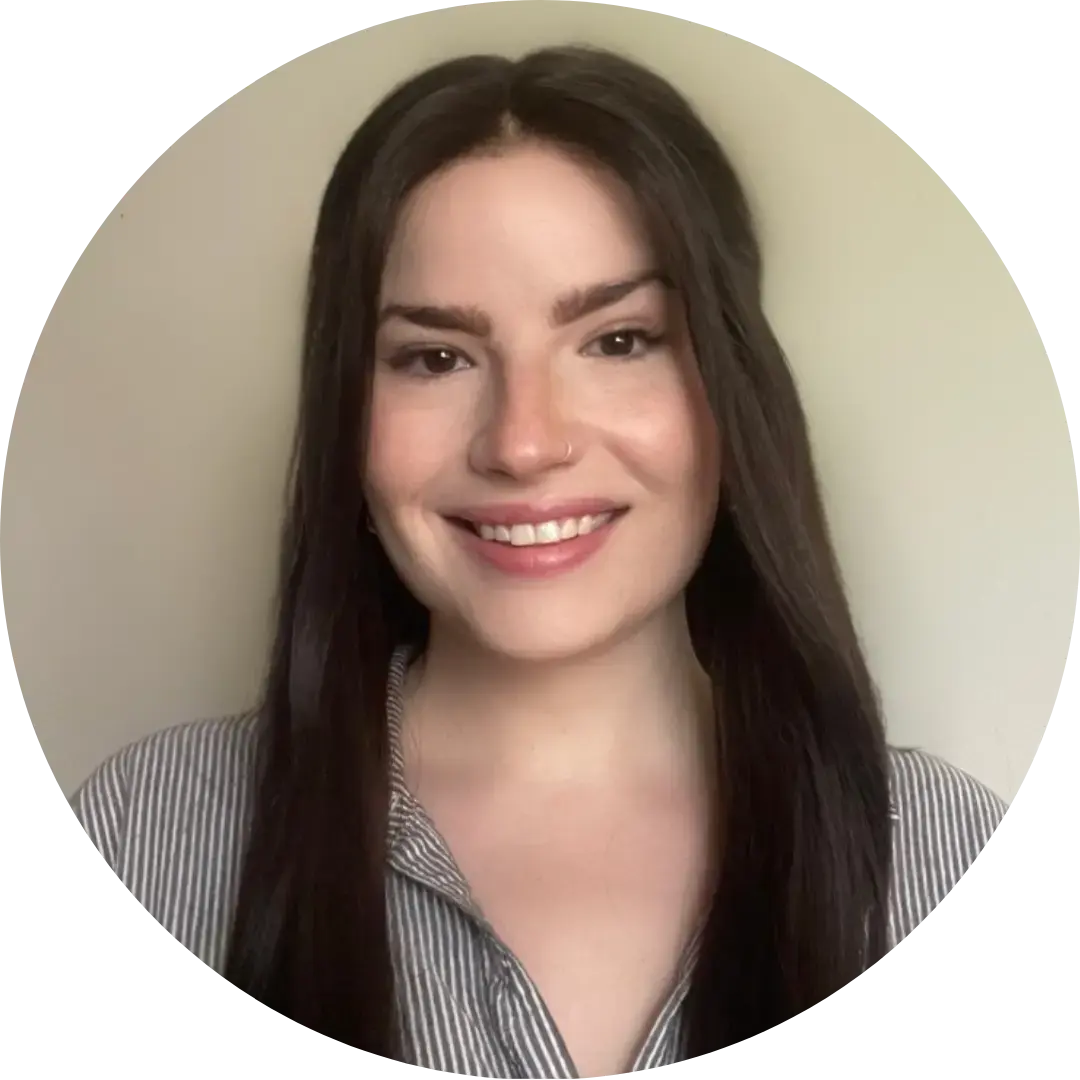 Hannah Schorsch circle headshot Hannah Schorsch circle headshot